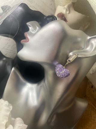 Pendientes piedrecitas moradas  circonitas