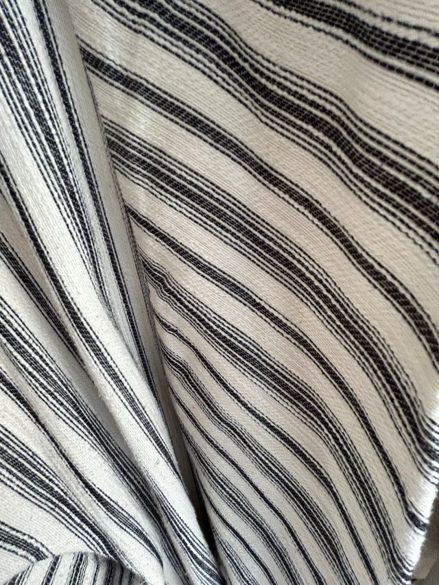 Kimono rayado blanco y negro