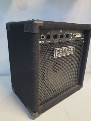 Fender Rumble 15: Amplificador bajo