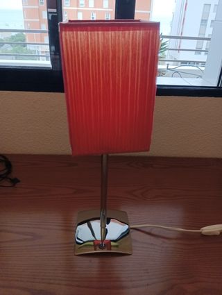 Lampara mesita roja moderna