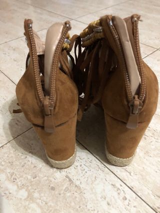 SANDALIAS CON PLATAFORMA ESTILO BOHO CHIC