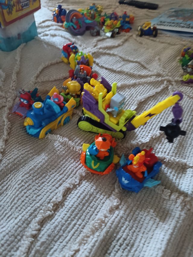 Lote SuperThings + vehículos