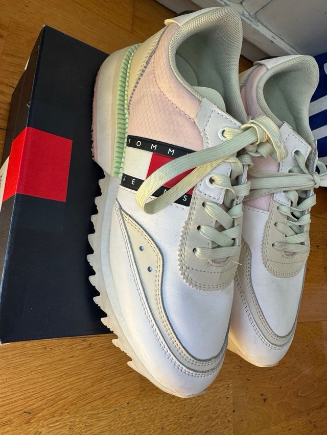 Zapatillas Tommy Hilfiger, n.39.