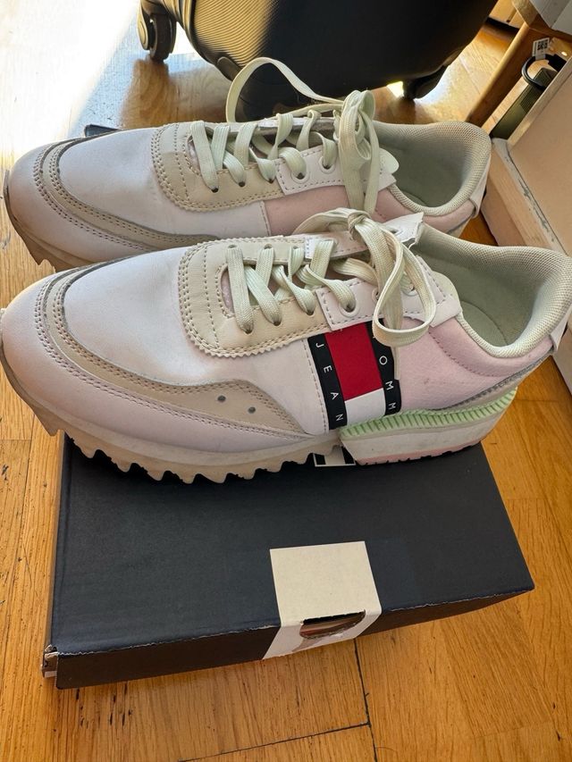 Zapatillas Tommy Hilfiger, n.39.