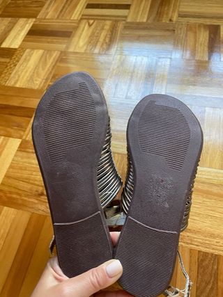 Sandalias planas plateadas