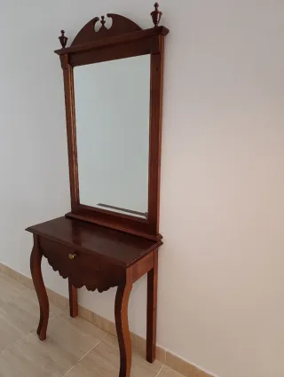 Mueble tocador madera clásico