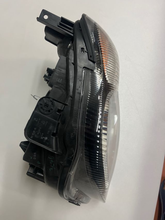 Faro anteriore Suzuki Baleno