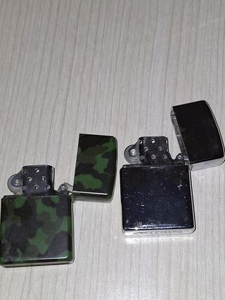 2 Accendini Zippo: Casino & Guerra