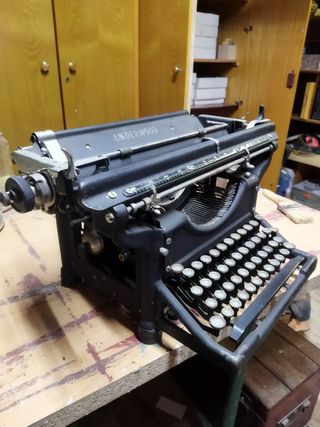Máquina escribir Underwood antigua