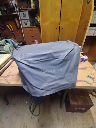 Máquina escribir Underwood antigua