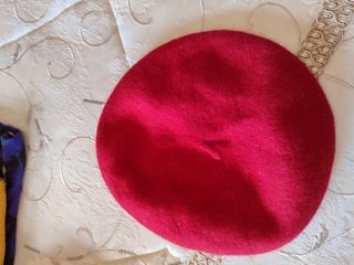 Boina roja de lana
