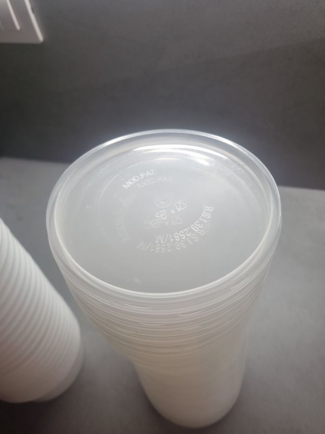 60 Recipientes comida - plásticos