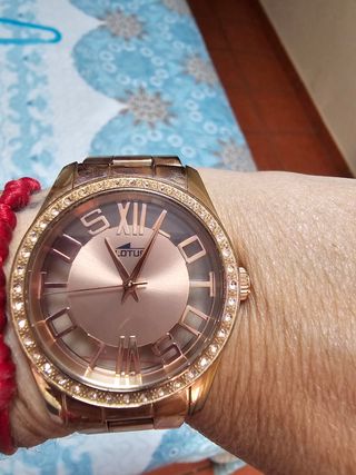 Reloj Lotus dorado rosa