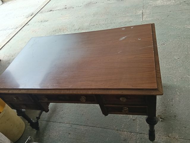 Escritorio madera antiguo