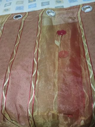 Cortina Beige y Roja -