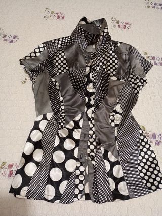 Blusa lunares blanco-negro