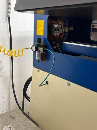 Prensa termo fijadora de sublimación hidráulica.