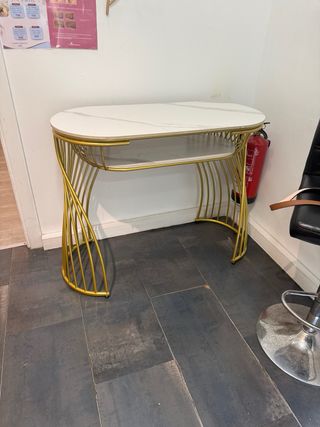 Mesa manicura ovalada dorada