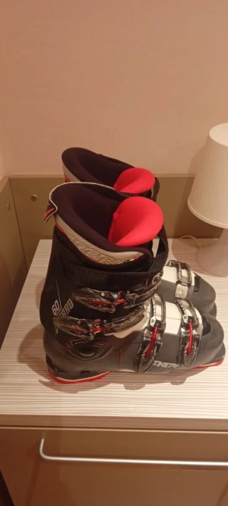 Esquís y botas niño
