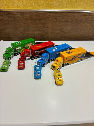 Coches y camiones de metal Cars