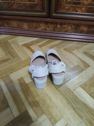 Alpargatas cuña beige