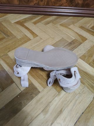 Alpargatas cuña beige