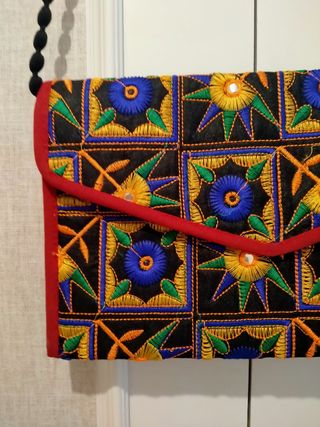 Bolso bandolera bordado multicolor