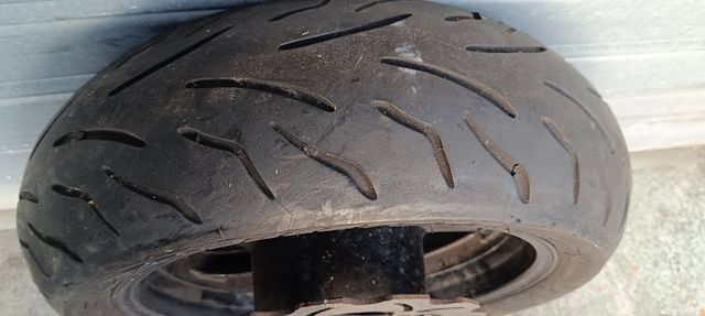 Cerchio post. Yamaha T-Max: gomma & disco