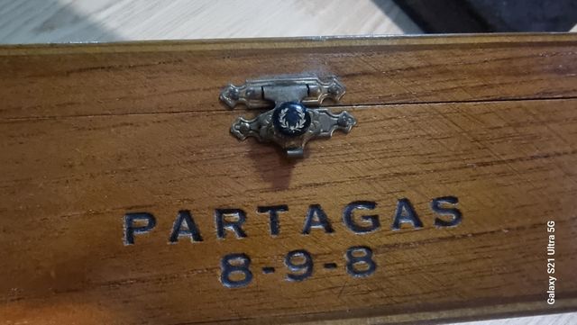 Caja antigua puros madera