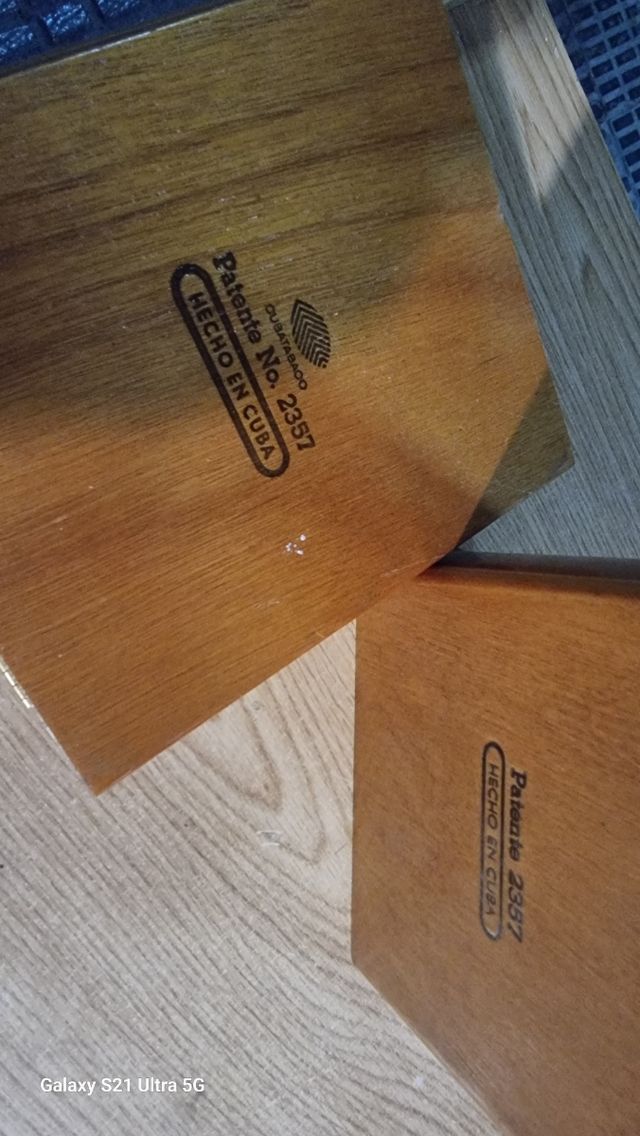 Caja antigua puros madera