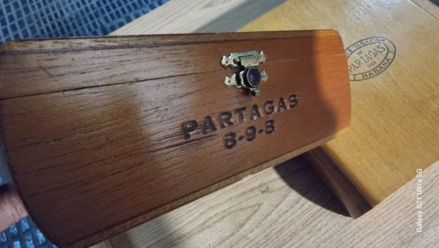 Caja antigua puros madera