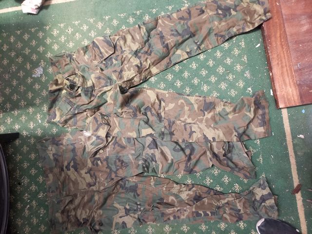 Traje militar usado + bolsa
