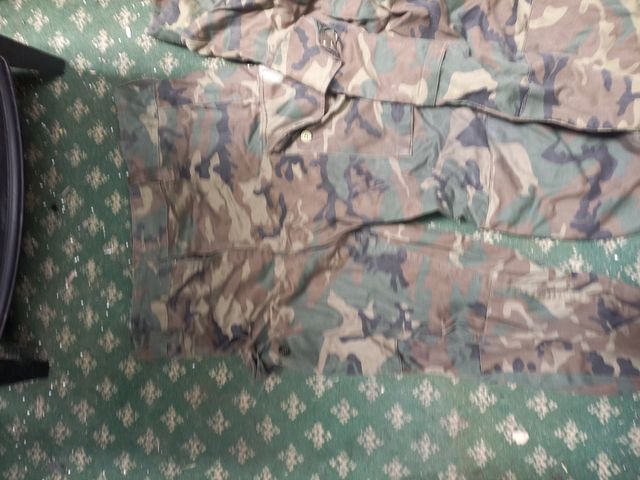 Traje militar usado + bolsa