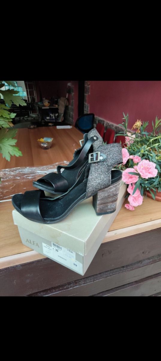 Sandali ALFA neri, n. 39
