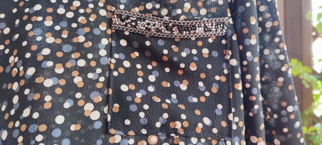 Blusa blu notte a pois multicolori