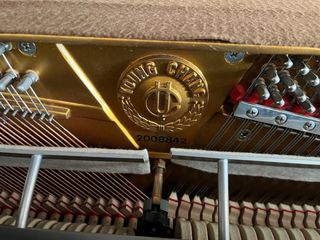 Piano Vertical Young Chang E118