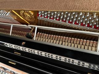 Piano Vertical Young Chang E118