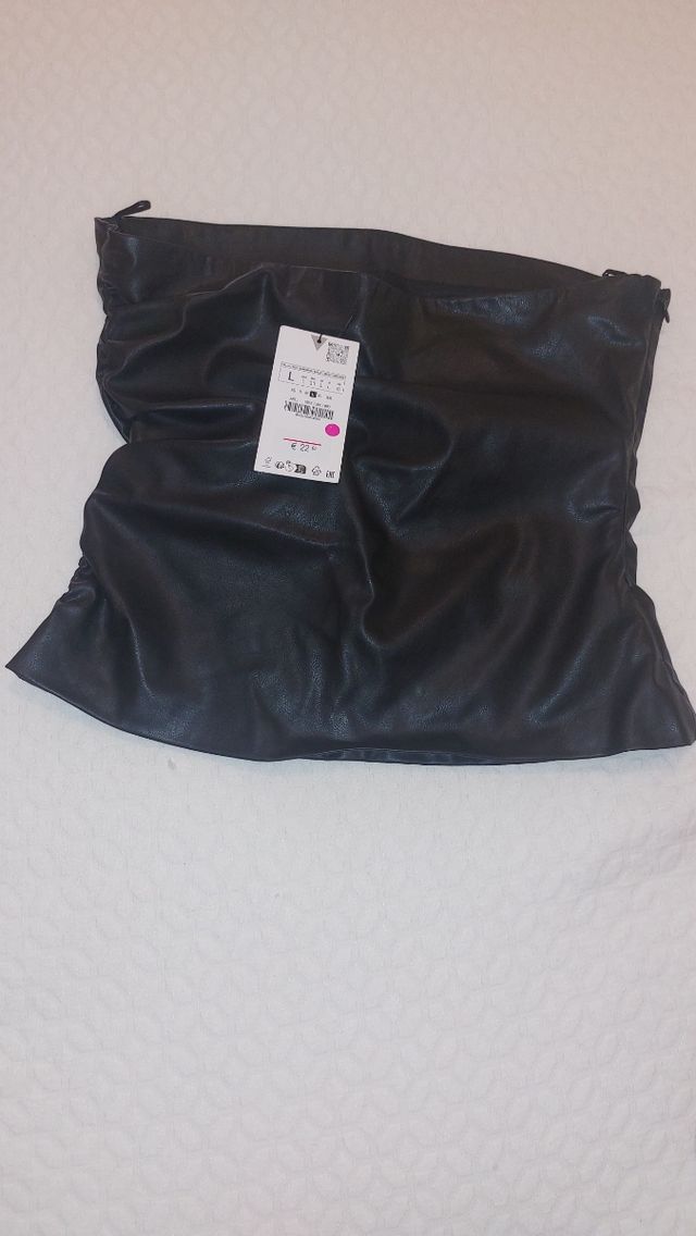 Top Zara cuero negro - Talla 4