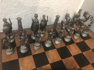 Ajedrez antiguo de metal
