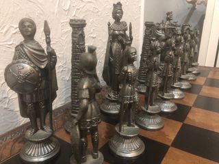 Ajedrez antiguo de metal