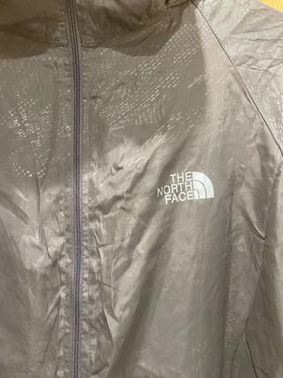 Chubasquero The North Face gris