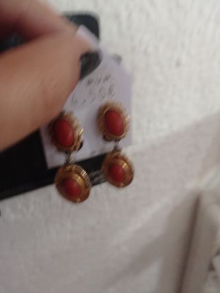 Pendientes coral rojo dorado