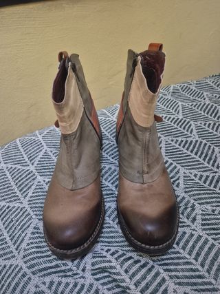 Botines Bertucci multicolor.S/caja,pero envio caja
