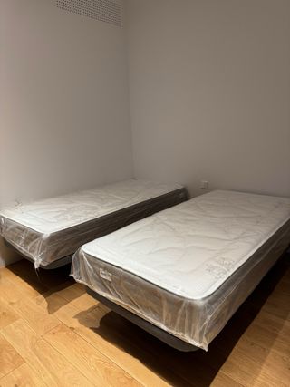 2 Colchones y somieres 90cm NUEVOS