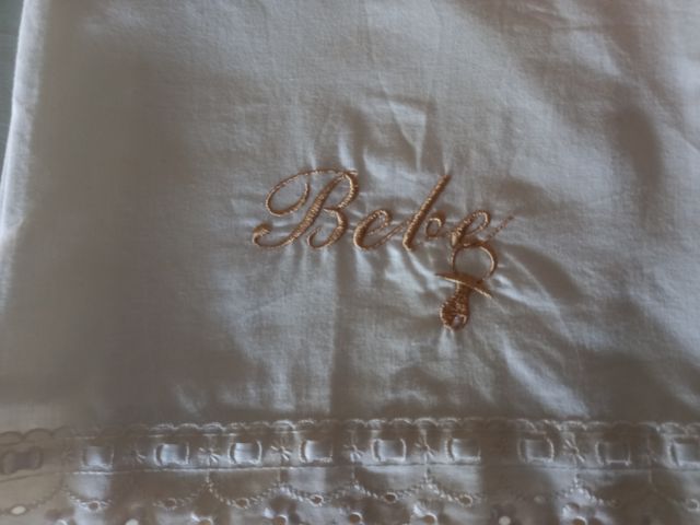 2 sábanas mini cuna Bordadas Bebé Nuevas!