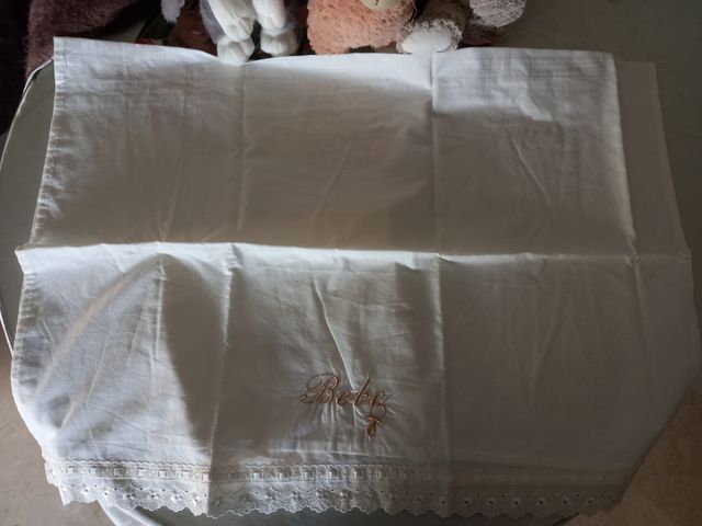 2 sábanas mini cuna Bordadas Bebé Nuevas!