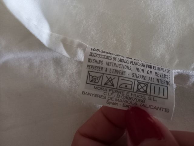 2 sábanas mini cuna Bordadas Bebé Nuevas!