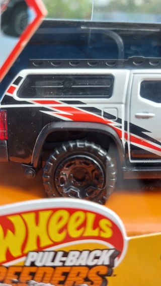 Hot Wheels Toyota Tacoma Custom 1:43