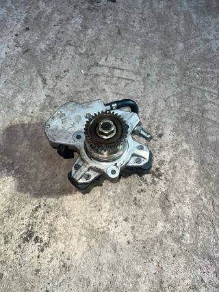 Bomba inyeccion diesel usada
ref. A642 070 12 01