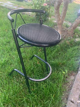 Taburete metálico negro